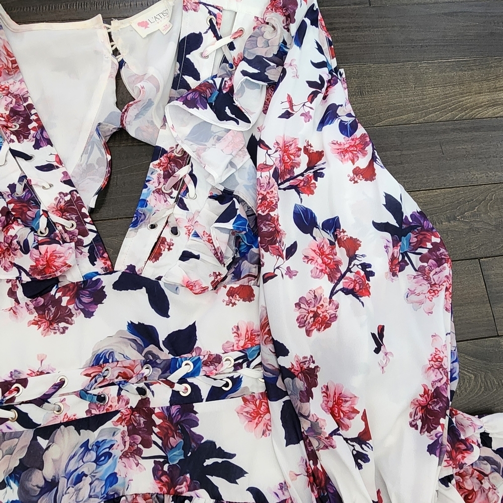 White Floral Ruffle Mini Dress - Picture 6 of 10